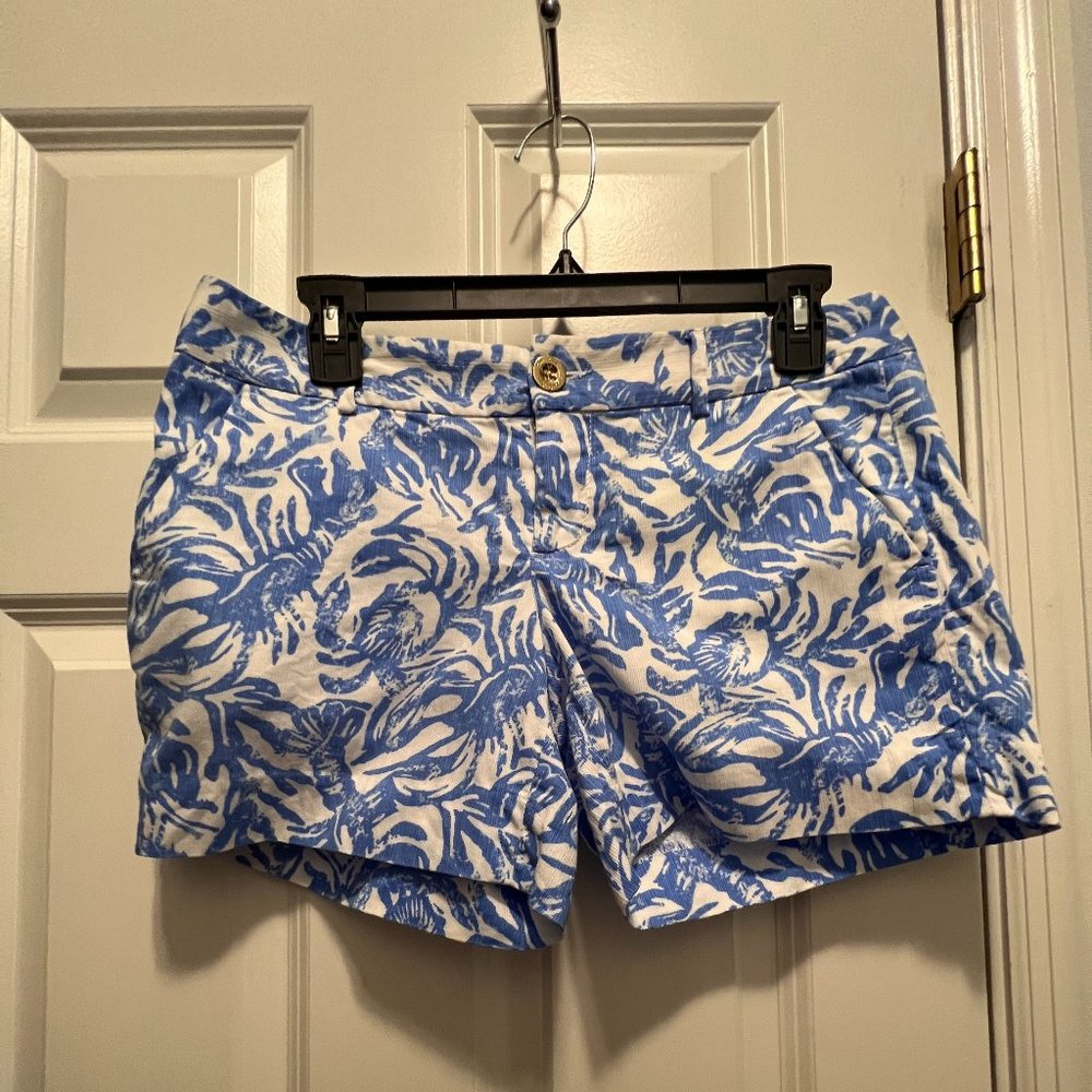 Lilly Pulitzer The Callahan lobster shorts Size 2 blue and white